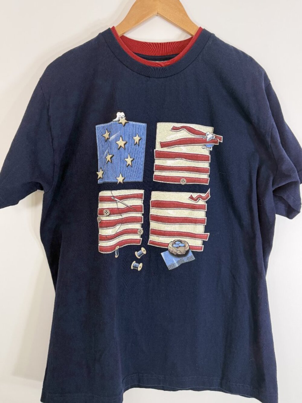 Vtg T-America Womens XL T-Shirt Patriotic Quilt Flag Sewing Mice Cottagecore